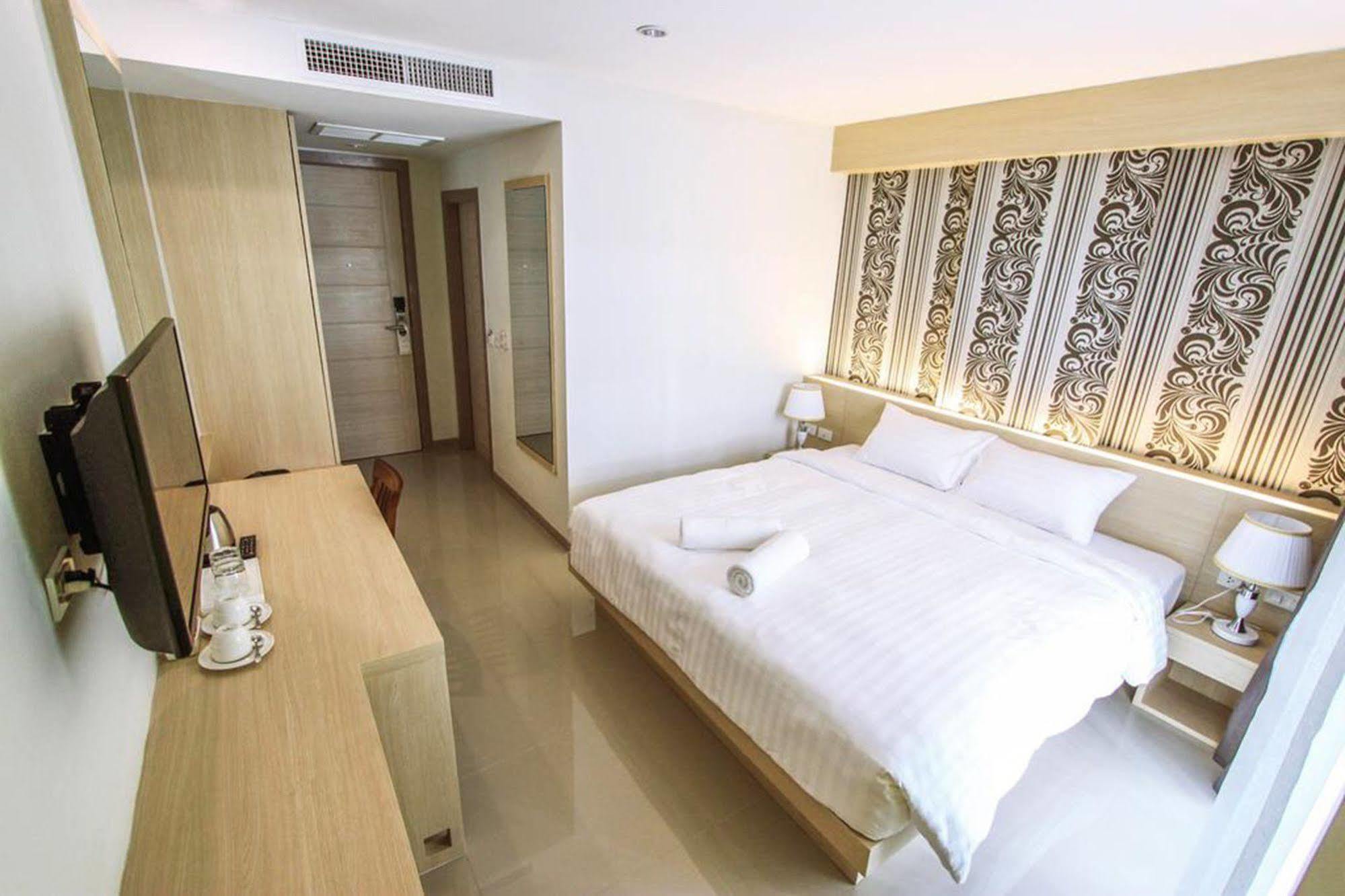Ocean And Ole Patong Hotel Eksteriør billede