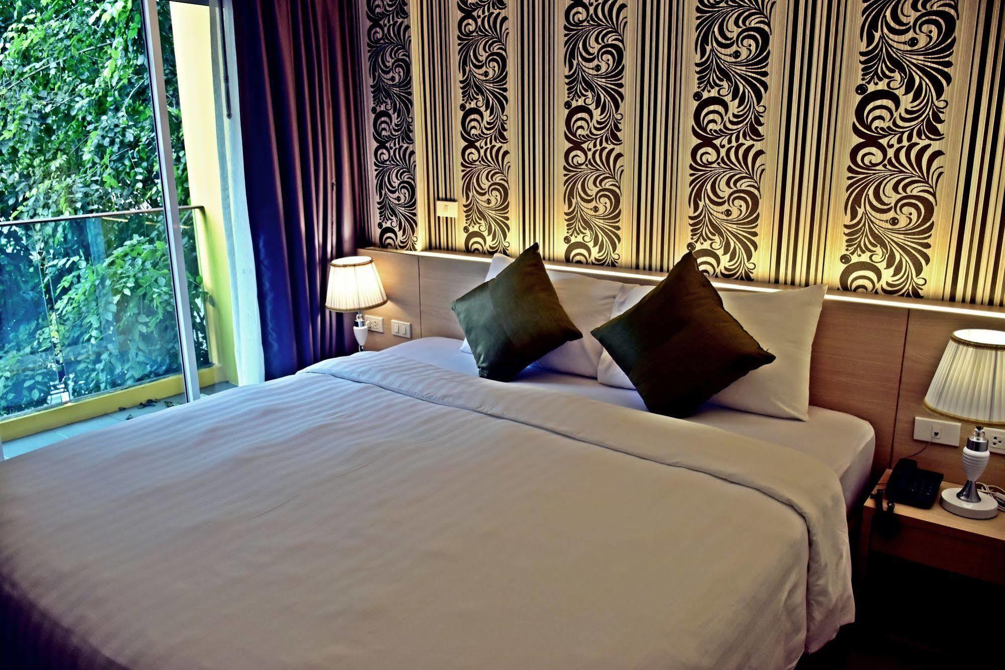 Ocean And Ole Patong Hotel Eksteriør billede