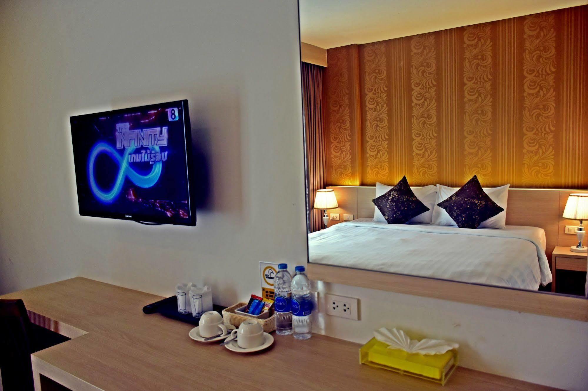 Ocean And Ole Patong Hotel Eksteriør billede